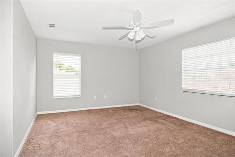 Casa en venta en Spring Hill, Florida, 6 dormitorios, 275.18 m2 № 2325161 - foto 12