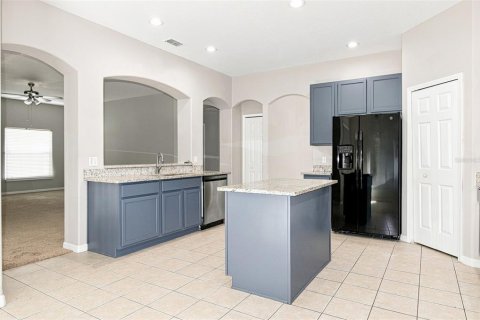 Casa en venta en Spring Hill, Florida, 6 dormitorios, 275.18 m2 № 2325161 - foto 5
