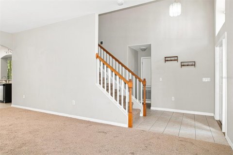 Casa en venta en Spring Hill, Florida, 6 dormitorios, 275.18 m2 № 2325161 - foto 9