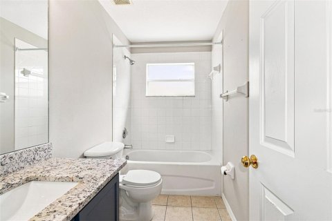 Casa en venta en Spring Hill, Florida, 6 dormitorios, 275.18 m2 № 2325161 - foto 19