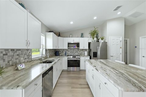 House in Ocala, Florida 3 bedrooms, 129.88 sq.m. № 1910679 - photo 3