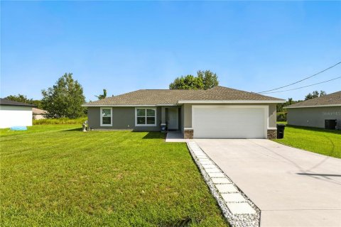 House in Ocala, Florida 3 bedrooms, 129.88 sq.m. № 1910679 - photo 1