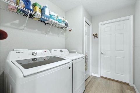 House in Ocala, Florida 3 bedrooms, 129.88 sq.m. № 1910679 - photo 18