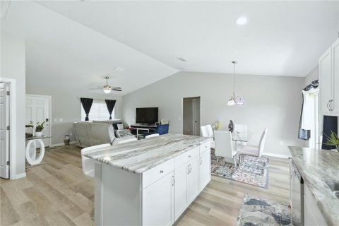House in Ocala, Florida 3 bedrooms, 129.88 sq.m. № 1910679 - photo 5