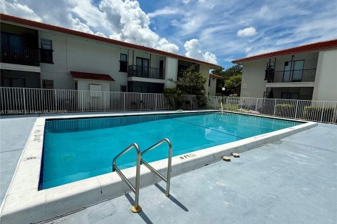 Copropriété à louer à Coral Springs, Floride: 2 chambres, 74.32 m2 № 1929932 - photo 17
