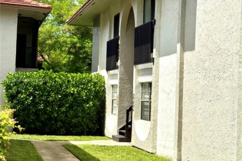 Copropriété à louer à Coral Springs, Floride: 2 chambres, 74.32 m2 № 1929932 - photo 2
