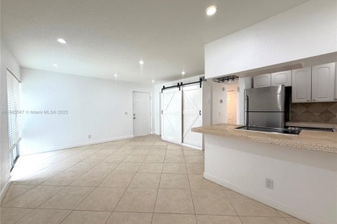 Copropriété à louer à Coral Springs, Floride: 2 chambres, 74.32 m2 № 1929932 - photo 6