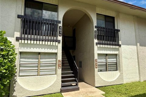 Copropriété à louer à Coral Springs, Floride: 2 chambres, 74.32 m2 № 1929932 - photo 1