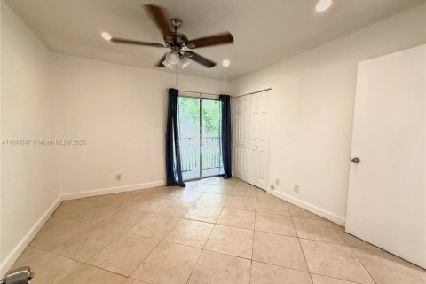 Copropriété à louer à Coral Springs, Floride: 2 chambres, 74.32 m2 № 1929932 - photo 12