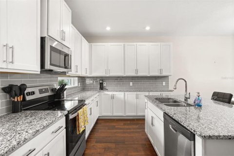 Townhouse in Orlando, Florida 2 bedrooms, 152.73 sq.m. № 2232397 - photo 7