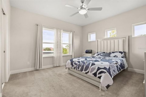 Townhouse in Orlando, Florida 2 bedrooms, 152.73 sq.m. № 2232397 - photo 18