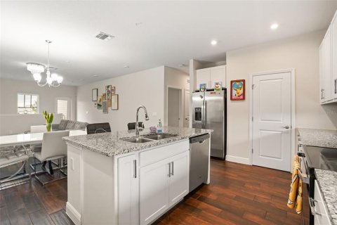 Townhouse in Orlando, Florida 2 bedrooms, 152.73 sq.m. № 2232397 - photo 8