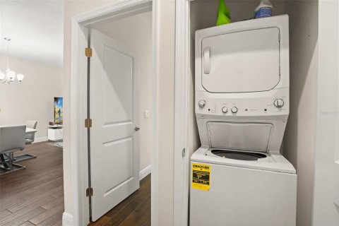 Townhouse in Orlando, Florida 2 bedrooms, 152.73 sq.m. № 2232397 - photo 17
