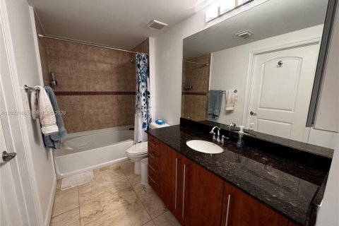 Condo in Miami, Florida, 1 bedroom  № 2077913 - photo 9