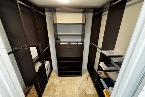 Condo in Miami, Florida, 1 bedroom  № 2077913 - photo 20