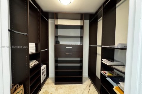Condo in Miami, Florida, 1 bedroom  № 2077913 - photo 19