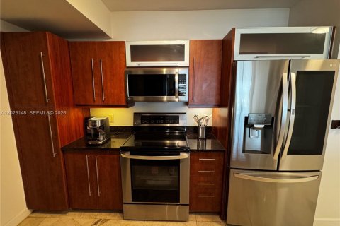 Condo in Miami, Florida, 1 bedroom  № 2077913 - photo 5