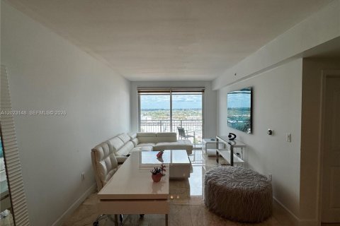 Condo in Miami, Florida, 1 bedroom  № 2077913 - photo 18