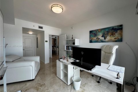 Condo in Miami, Florida, 1 bedroom  № 2077913 - photo 24