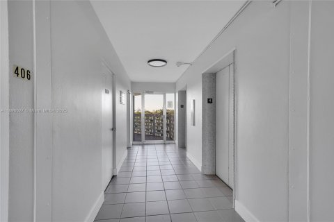 Copropriété à vendre à Fort Lauderdale, Floride: 1 chambre, 69.68 m2 № 1949738 - photo 17