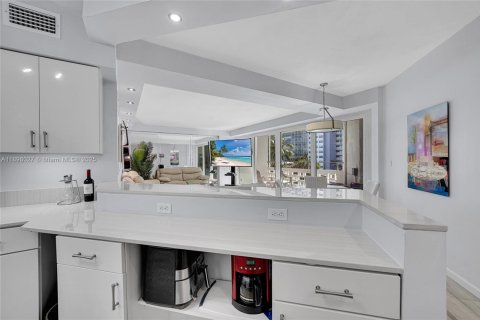 Condominio en venta en Fort Lauderdale, Florida, 1 dormitorio, 69.68 m2 № 1949738 - foto 5