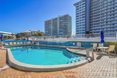 Condominio en venta en Fort Lauderdale, Florida, 1 dormitorio, 69.68 m2 № 1949738 - foto 23