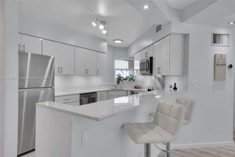 Condominio en venta en Fort Lauderdale, Florida, 1 dormitorio, 69.68 m2 № 1949738 - foto 8