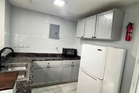 Apartment in Miami Gardens, Florida 2 bedrooms № 2067506 - photo 13