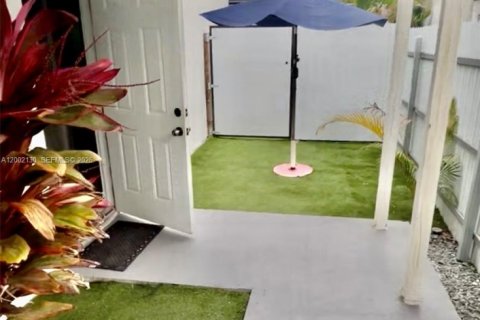 Apartment in Miami Gardens, Florida 2 bedrooms № 2067506 - photo 2