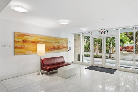 Copropriété à vendre à Miami, Floride: 2 chambres, 97.18 m2 № 1989079 - photo 6