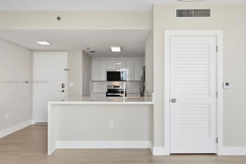 Copropriété à vendre à Miami, Floride: 2 chambres, 97.18 m2 № 1989079 - photo 19