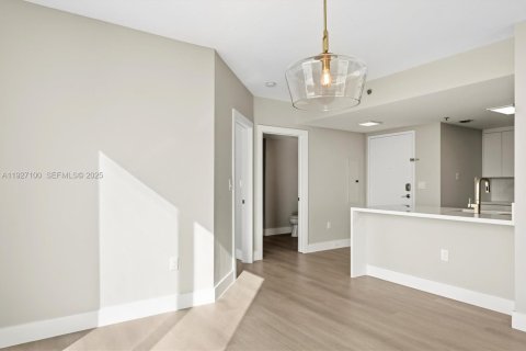 Copropriété à vendre à Miami, Floride: 2 chambres, 97.18 m2 № 1989079 - photo 24