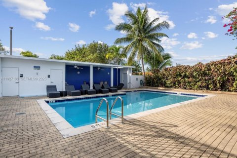 Copropriété à vendre à Miami, Floride: 2 chambres, 97.18 m2 № 1989079 - photo 10