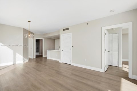 Copropriété à vendre à Miami, Floride: 2 chambres, 97.18 m2 № 1989079 - photo 13