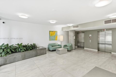 Copropriété à vendre à Miami, Floride: 2 chambres, 97.18 m2 № 1989079 - photo 7