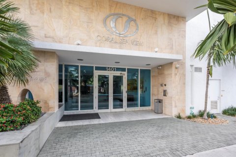 Copropriété à vendre à Miami, Floride: 2 chambres, 97.18 m2 № 1989079 - photo 5