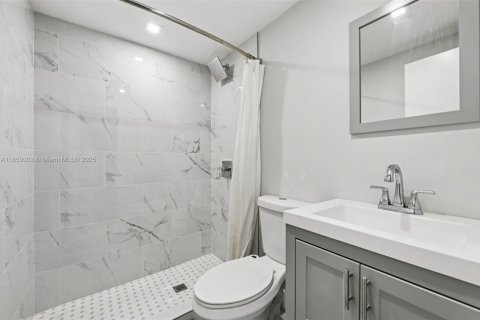Casa en venta en Pompano Beach, Florida, 3 dormitorios, 110 m2 № 1857478 - foto 12