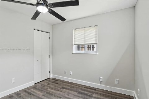Casa en venta en Pompano Beach, Florida, 3 dormitorios, 110 m2 № 1857478 - foto 14