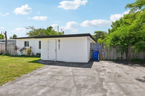 Casa en venta en Pompano Beach, Florida, 3 dormitorios, 110 m2 № 1857478 - foto 2
