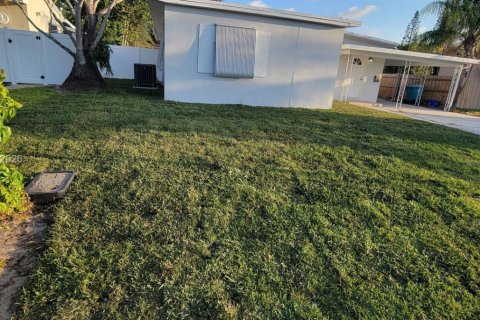 Villa ou maison à vendre à Boynton Beach, Floride: 3 chambres, 117.99 m2 № 2041989 - photo 2