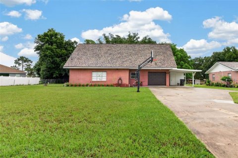 House in Winter Haven, Florida 3 bedrooms, 201.78 sq.m. № 2289599