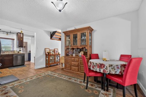 Villa ou maison à vendre à Winter Haven, Floride: 3 chambres, 201.78 m2 № 2289599 - photo 8