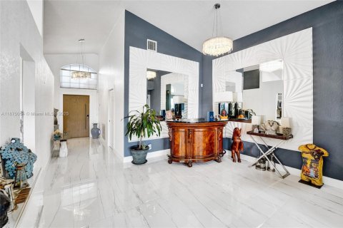 Купить виллу или дом в Пемброк-Пайнс, Флорида 6 комнат, 174.84м2, № 2019481 - фото 26