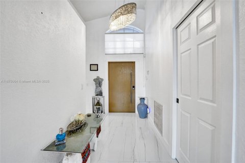 Купить виллу или дом в Пемброк-Пайнс, Флорида 6 комнат, 174.84м2, № 2019481 - фото 20