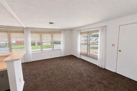 Apartment in New Port Richey, Florida 2 bedrooms, 71.35 sq.m. № 2379813 - photo 4