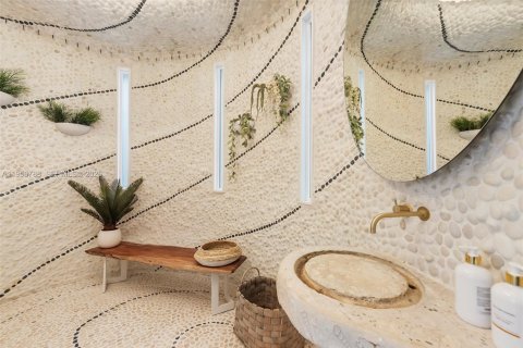 Casa en alquiler en Miami Beach, Florida, 7 dormitorios, 753.44 m2 № 2010668 - foto 22