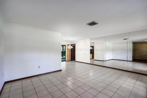 Villa ou maison à vendre à Sarasota, Floride: 3 chambres, 143.16 m2 № 2402757 - photo 9