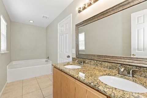 Villa ou maison à louer à Tampa, Floride: 4 chambres, 206.43 m2 № 2433328 - photo 11