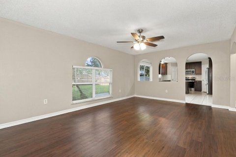 Villa ou maison à louer à Tampa, Floride: 4 chambres, 206.43 m2 № 2433328 - photo 9