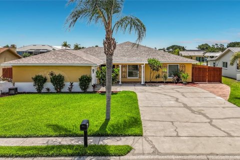 Villa ou maison à vendre à Apollo Beach, Floride: 4 chambres, 277.68 m2 № 2124248 - photo 4